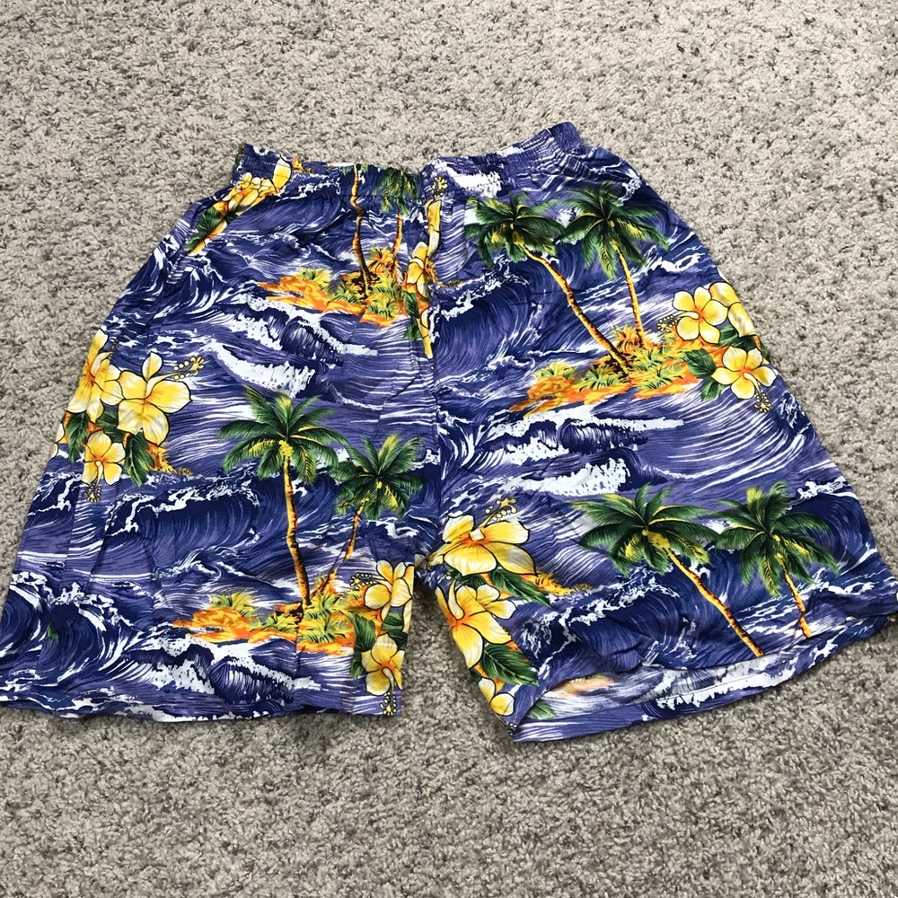 Vintage 2001 tropical island shorts
